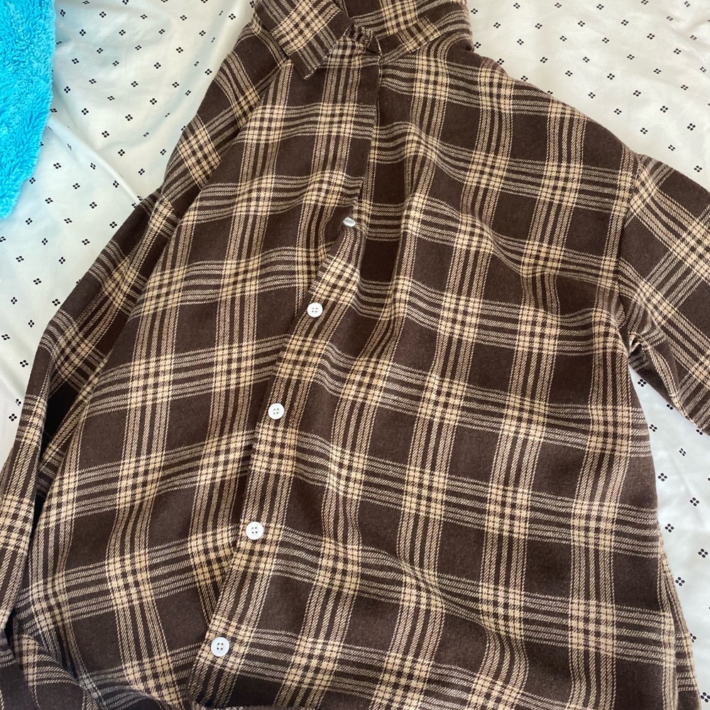 Women brown and tan sweater